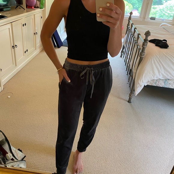 Abbeline Pants - Velvet Joggers